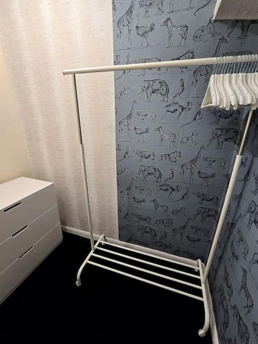 Apartment Homely One Bed On Main Road With Easy Access To Or Peak District